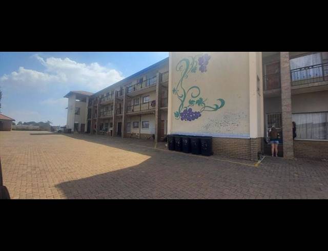 2 BEDROOM TOWNHOUSE FOR SALE IN RAVENSWOOD